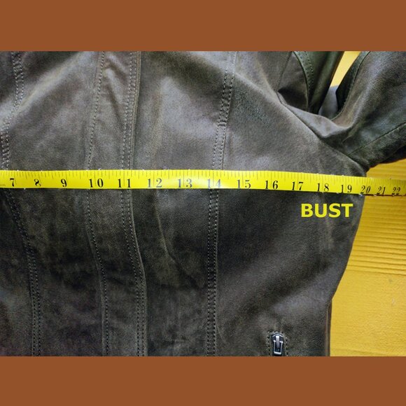 Danier Leather Ladies Jacket with detachable lining - Picture 7 of 9